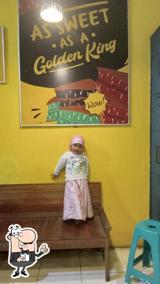 Martabak Goldenking Gumilir: Rasa yang Menggigit di Jantung Cilacap