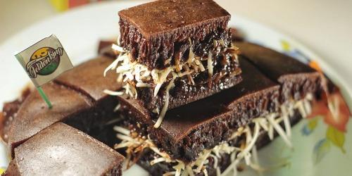 Martabak Goldenking Gumilir: Rasa yang Menggigit di Jantung Cilacap